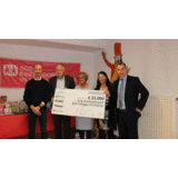 ART_SOS kinderdorpen Overhandiging cheque aan SOS kinderdorpen