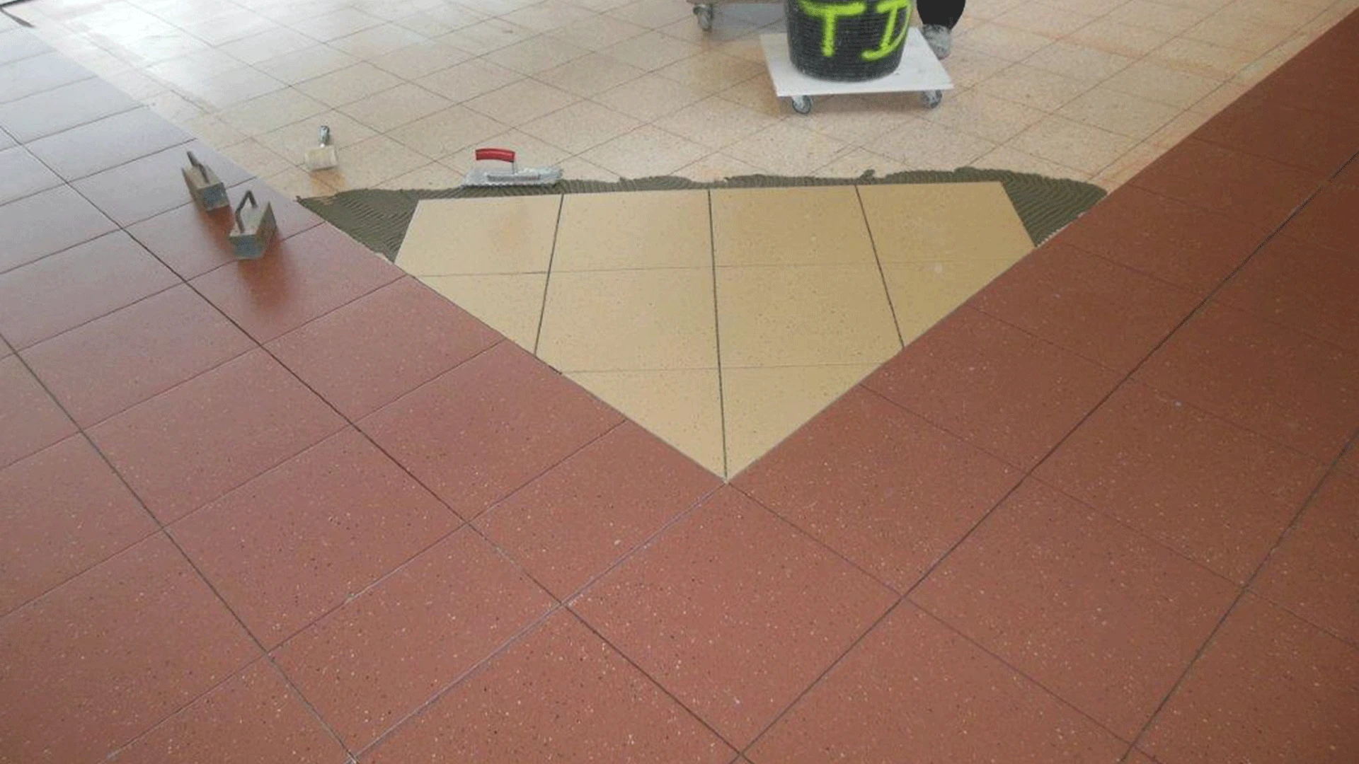 Tegel op tegel carrousel Bellewaerde