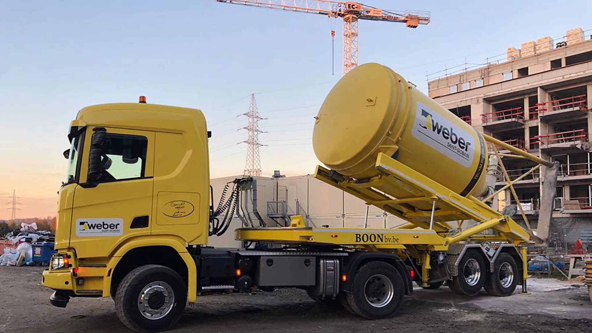 Silo plaatsen op werf
