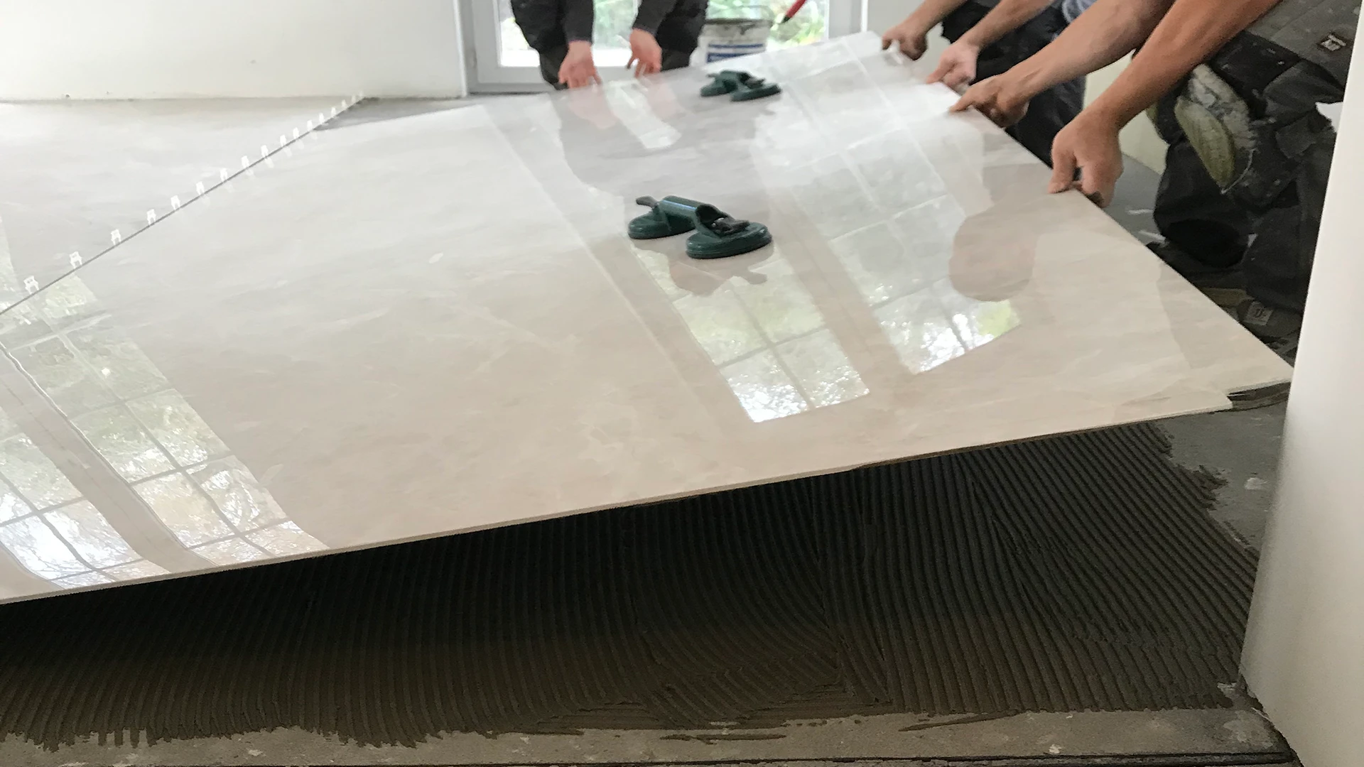 Plaatsing xxl-tegel van 5m²